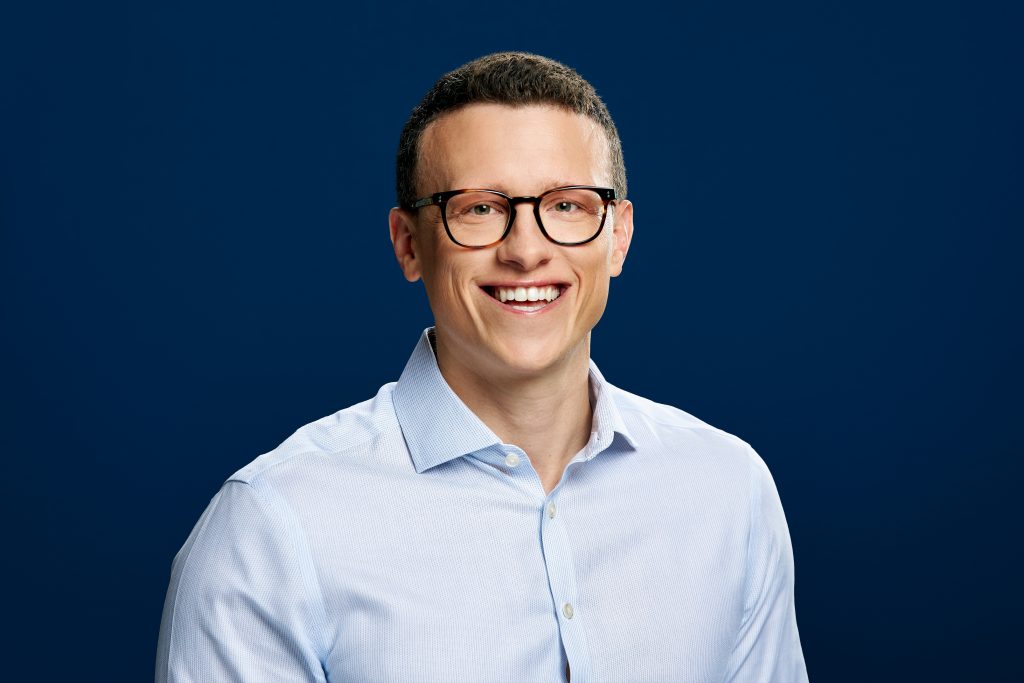 Donald Banks ist der Leiter Capital Markets