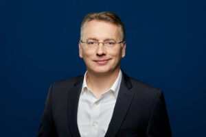 Hans Lötzer | Head of Project Finance Analysis